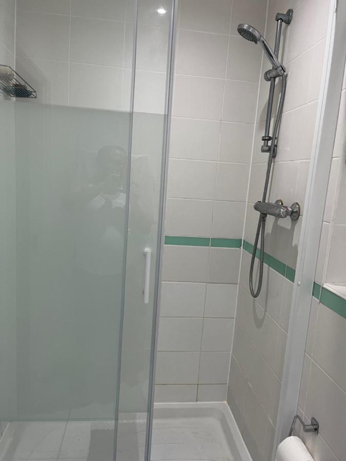 Double Bedroom With Ensuite Ilford Esterno foto